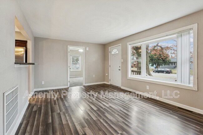 Building Photo - 511 Henderson St