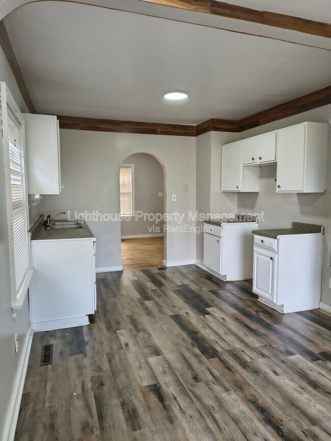 Building Photo - 3041 Lemuel St