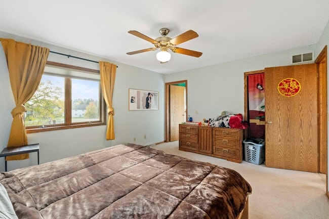 Building Photo - 1853 Wallinford Dr