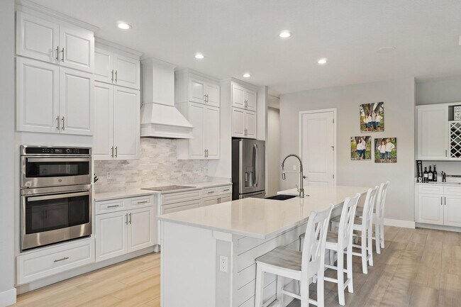 Building Photo - 12955 SW Kanner Hwy