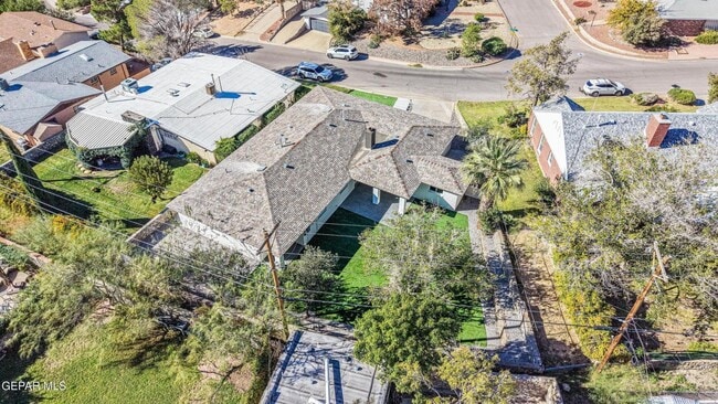 Building Photo - 1210 La Cruz Dr