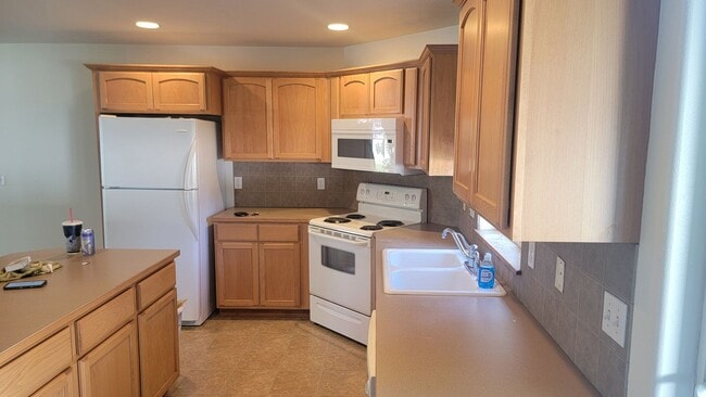 Building Photo - Great 3-bedroom Home In The Valley On Cul-...