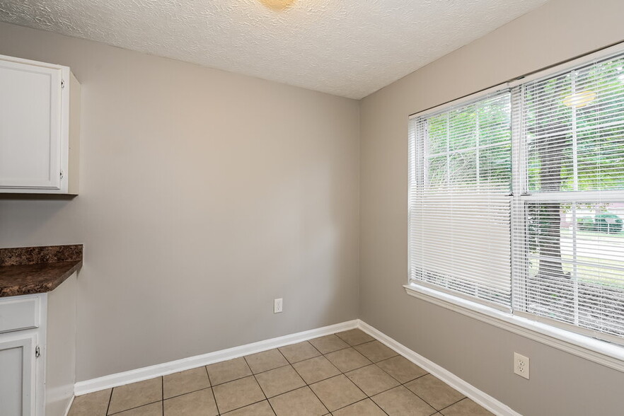 Building Photo - 2085 Corners Circle Trce