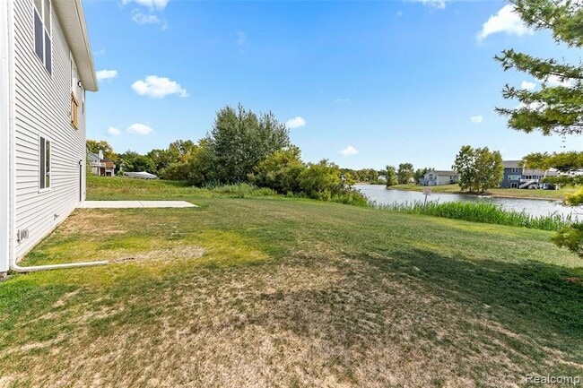 Building Photo - 711 W Windward Way