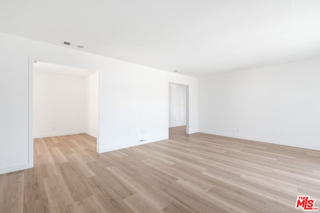 Building Photo - 1020 Larker Ave