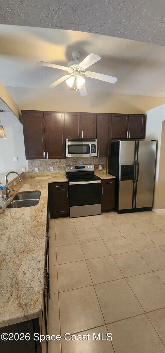 Building Photo - 3800 Sunbeam Ct