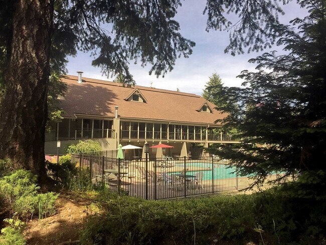 Building Photo - 21702 N Medalist Ct