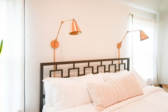 Building Photo - 967 Glass St