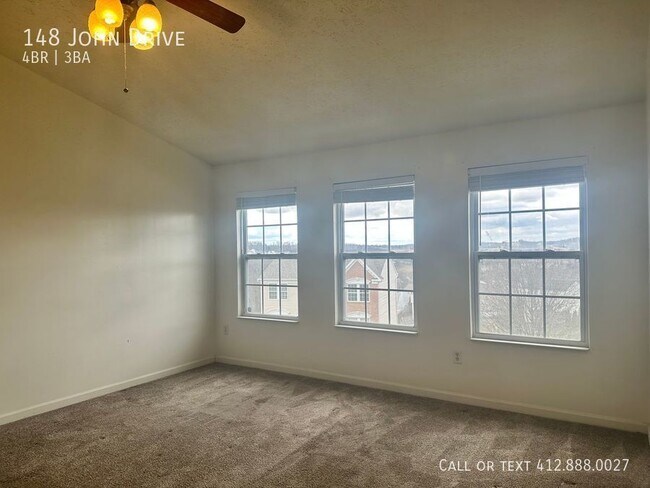 Building Photo - 4 bedroom 3 bath Canonsburg