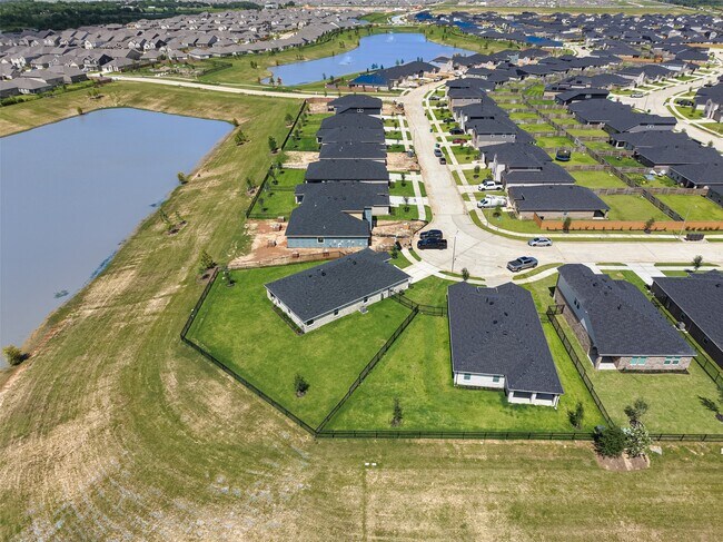 Building Photo - 6127 Bella Breeze Dr