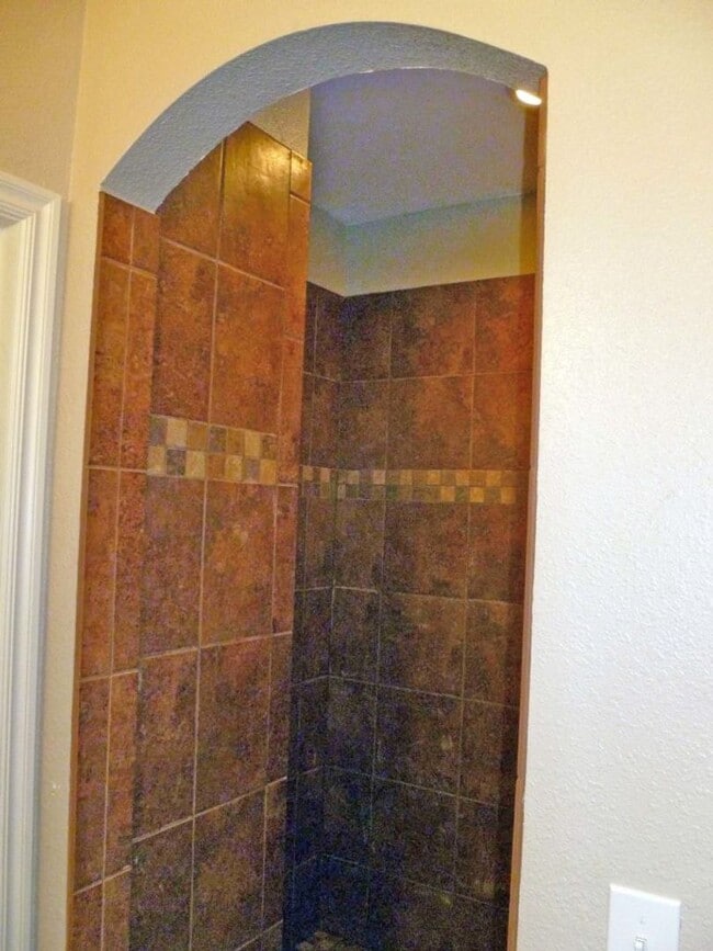 Building Photo - 3 Bedroom Victorian Style Home - Cherry Hill