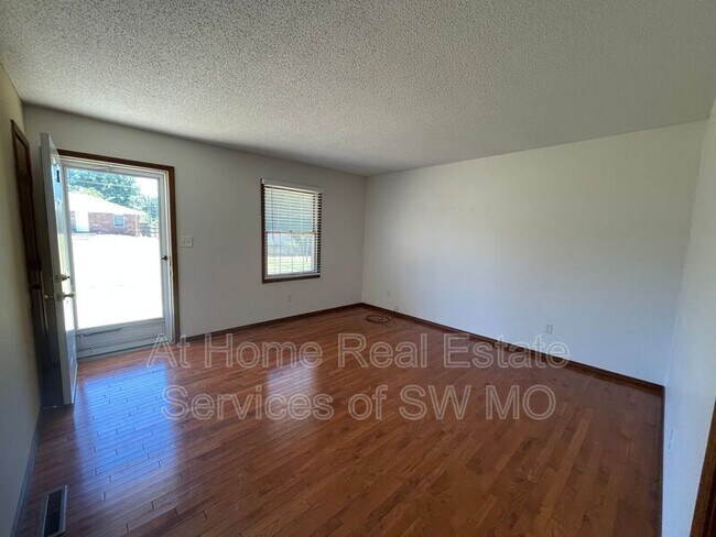 Building Photo - 3161 S Kimbrough Ave