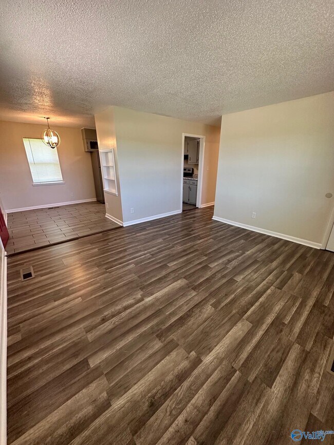 Building Photo - 120 Draper Dr