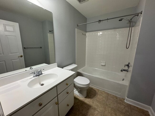 Building Photo - 15028 Gaffney Cir