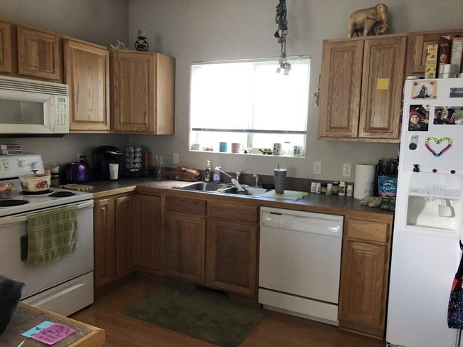 Primary Photo - 3 Bed | 2.5 Bath Duplex in Sunrise Villas ...