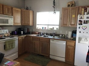 Building Photo - 3 Bed | 2.5 Bath Duplex in Sunrise Villas ...
