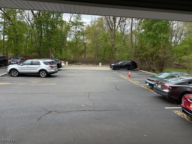 Building Photo - 167 Newark Pompton Turnpike