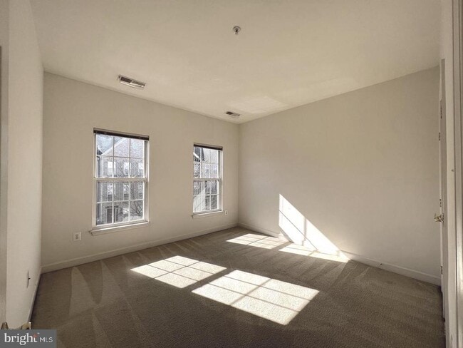 Building Photo - 15808 Buxton Pl