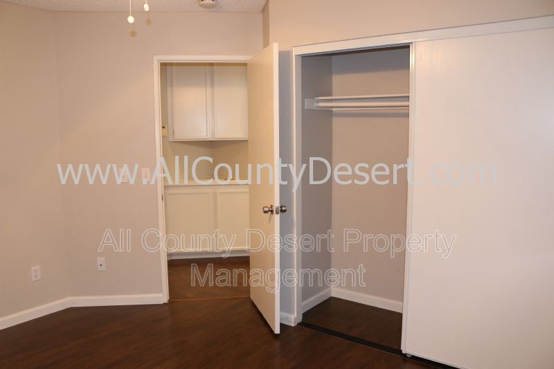 Building Photo - 52020 Avenida Mendoza