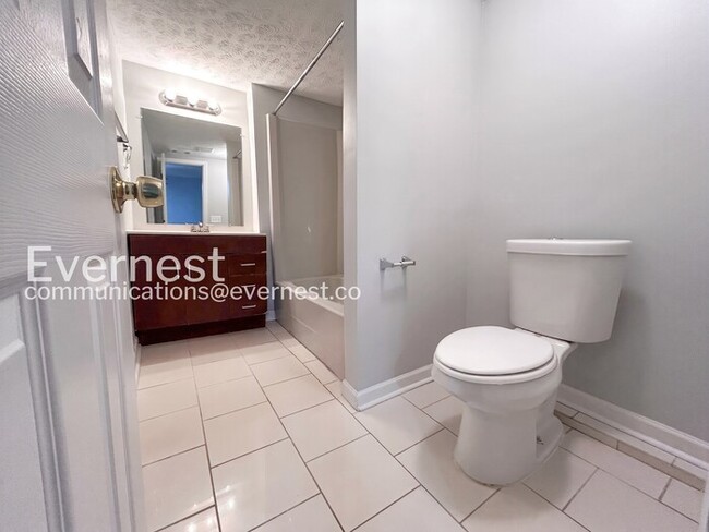 Building Photo - 5 Bed & 4 Bath House in Lithonia / Pet-Friendly /