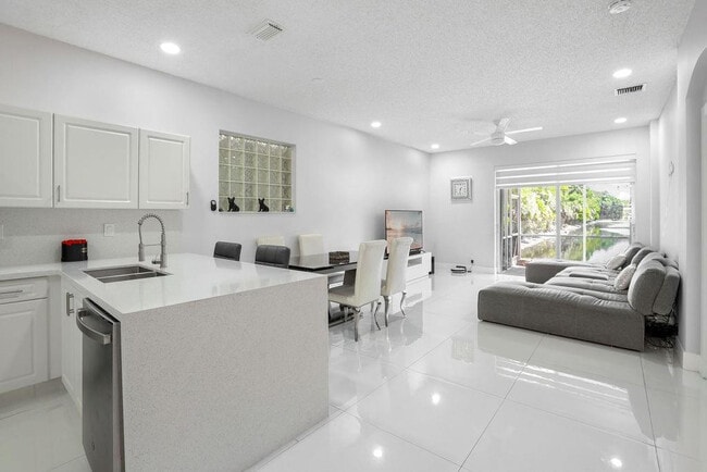 Building Photo - 4812 NW 19th St