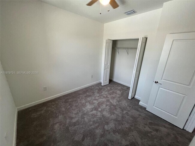 Building Photo - 9960 SW 228th Ln