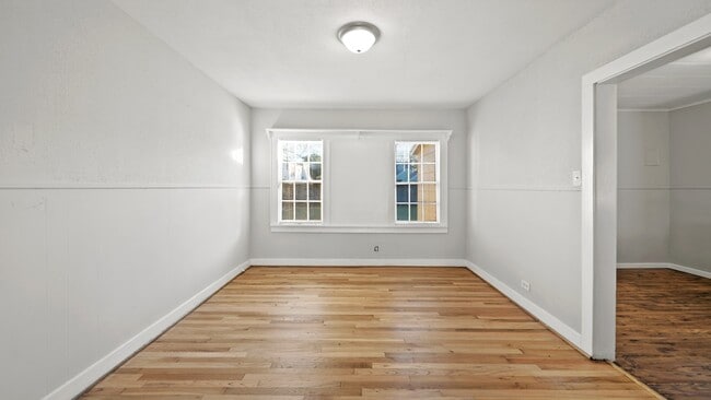 Building Photo - 213 12th Ave N