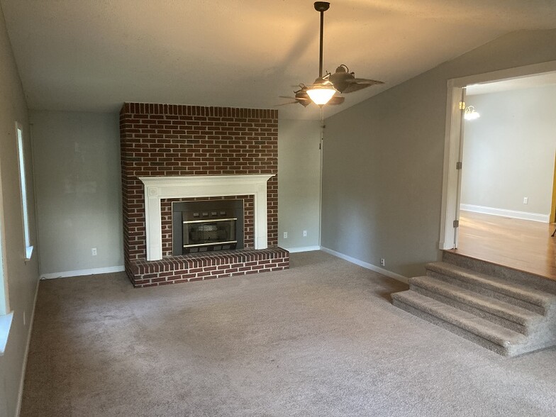 Building Photo - 352 Sam Thomas Rd