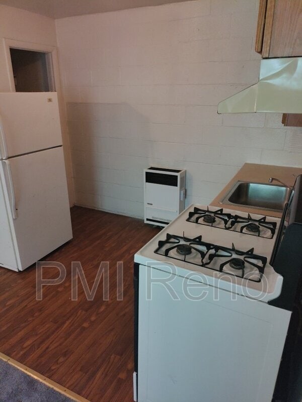 Building Photo - 821 Spokane St