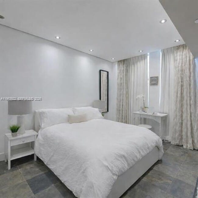 Building Photo - 4100 Salzedo St