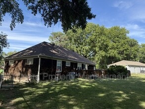 Building Photo - 9215 W 98th Terrace