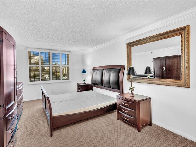 Building Photo - 3301 S Ocean Blvd