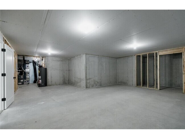 Building Photo - 13386 Fondant Trail N