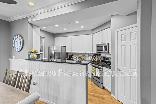 Building Photo - 5108 Donovan Dr