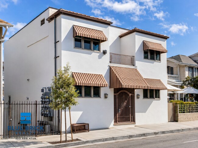Building Photo - 1511 11th Pl