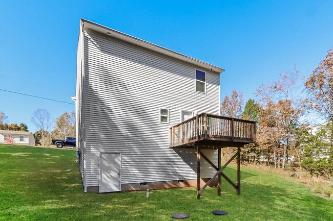 Building Photo - 134 Mountain Crest Dr