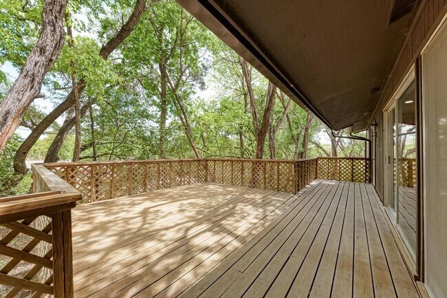 Building Photo - 6305 Forest Hills Dr