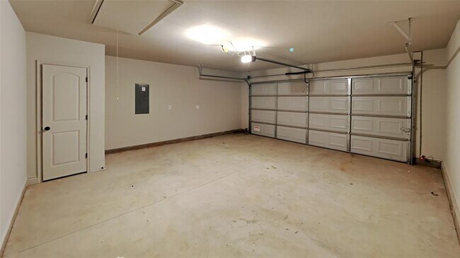 Building Photo - 10528 NW 41st St