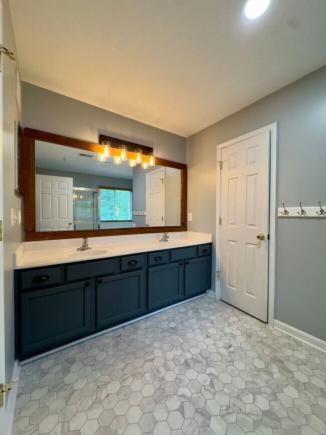 Building Photo - Charming 3BD/2BA/2 Half Bath Townhome with Garage in Havre de Grace, MD!
