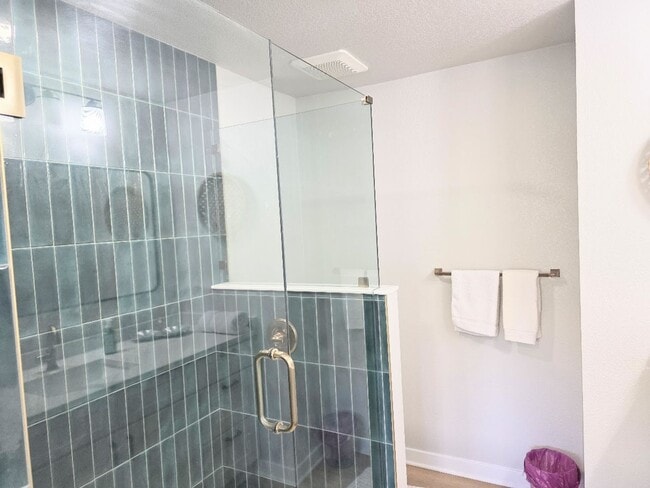 Building Photo - 65 Beach Ln