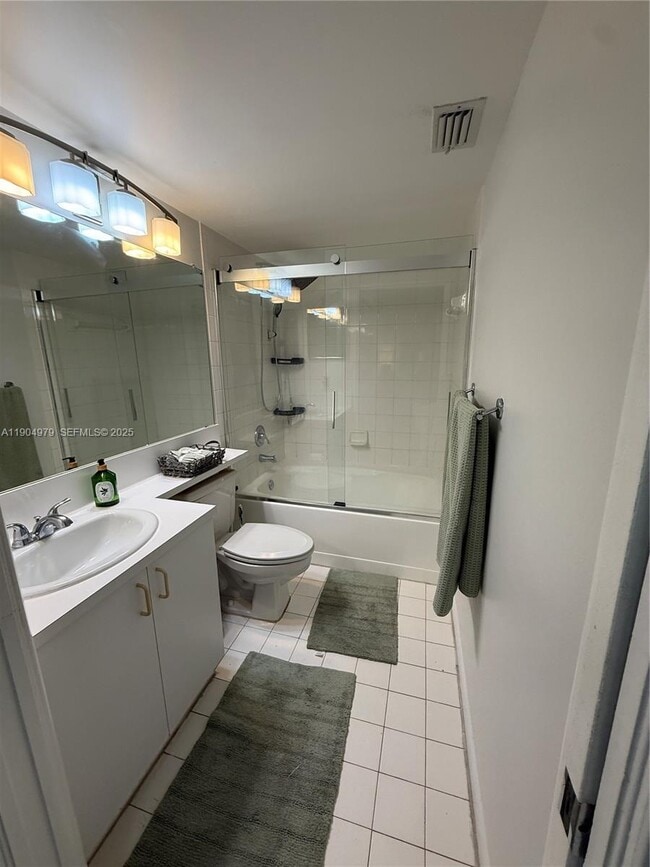 Building Photo - 19701 E Country Club Dr