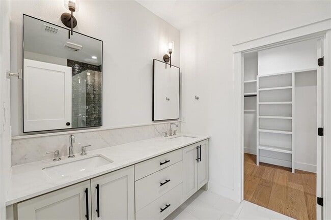 Building Photo - 416 Stagecoach Trail