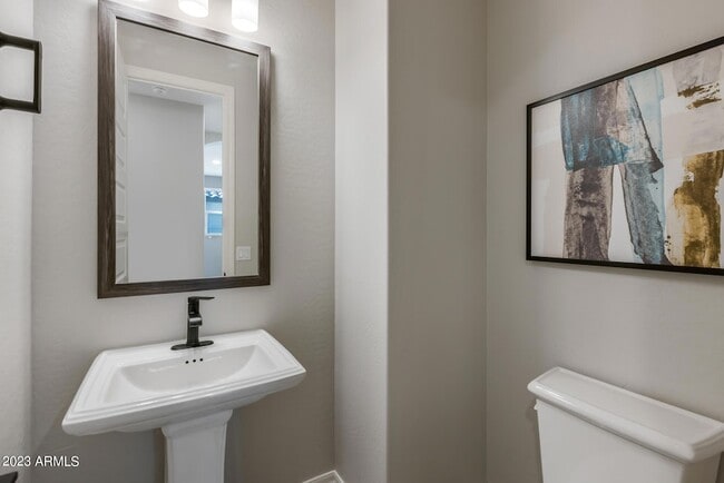 Building Photo - 15292 W Linden St