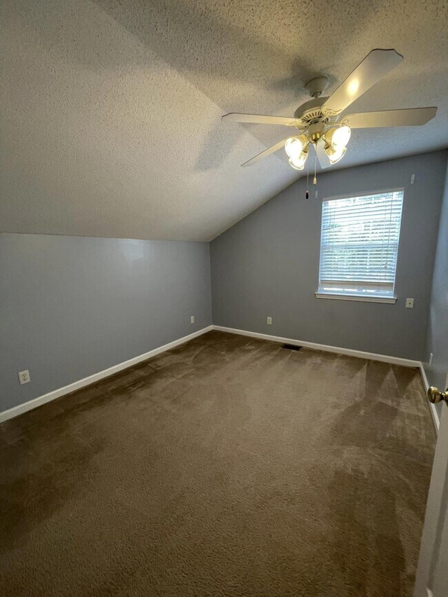 Building Photo - 233 Timber Wind Dr