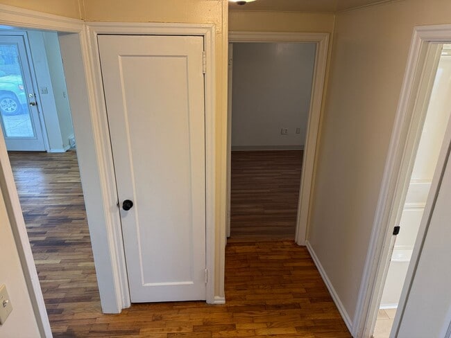 Building Photo - Updated 3 bedroom 1 bathroom house on a huge lot!