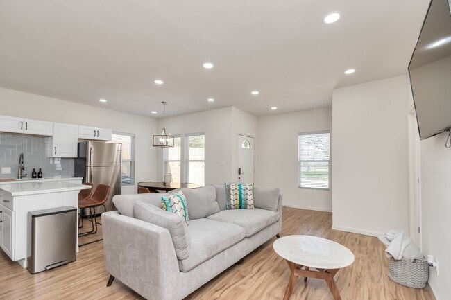 Building Photo - 1812 Wheeler Ave