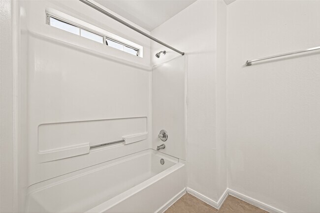 Building Photo - 15707 Crooked Arrow Dr