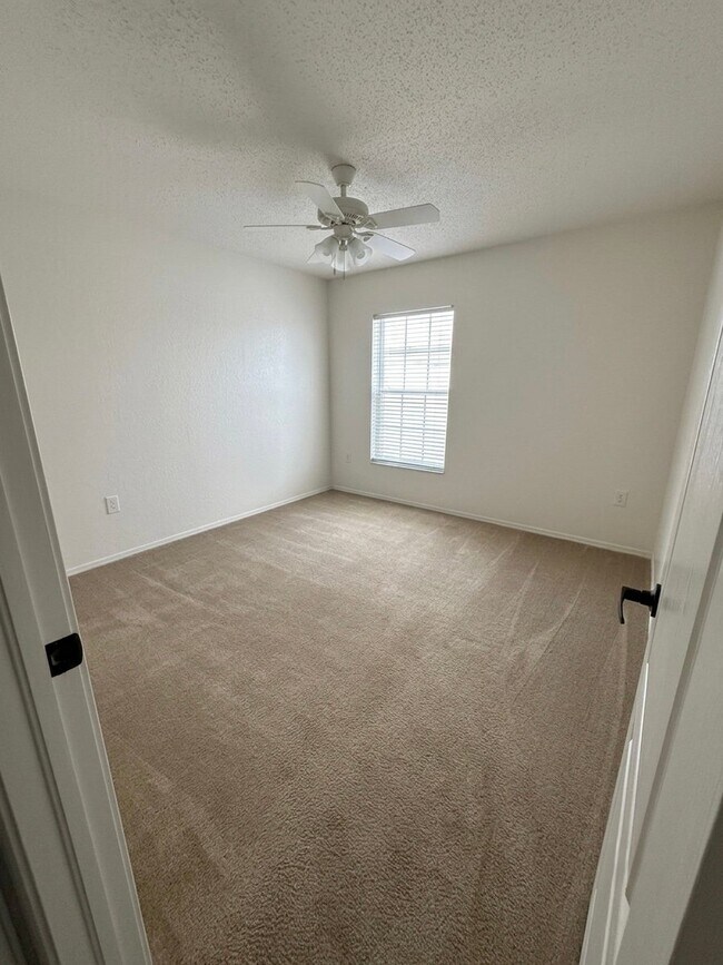 Building Photo - 3004 Wentworth Pl