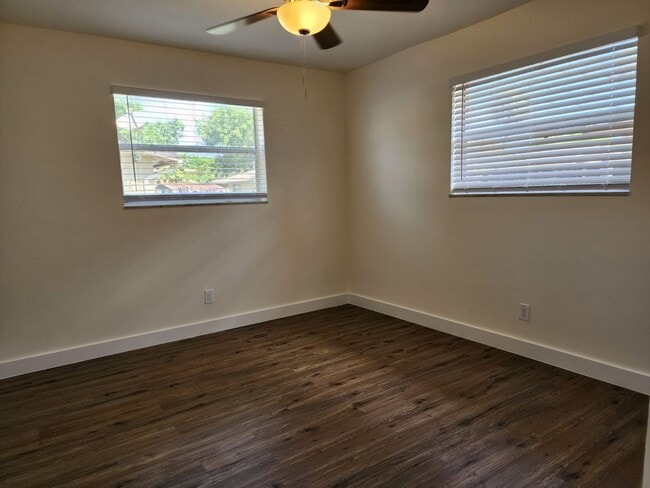 Building Photo - Special Pricing! Beautifully Updated 2-Bedroom Home in Prime Location!