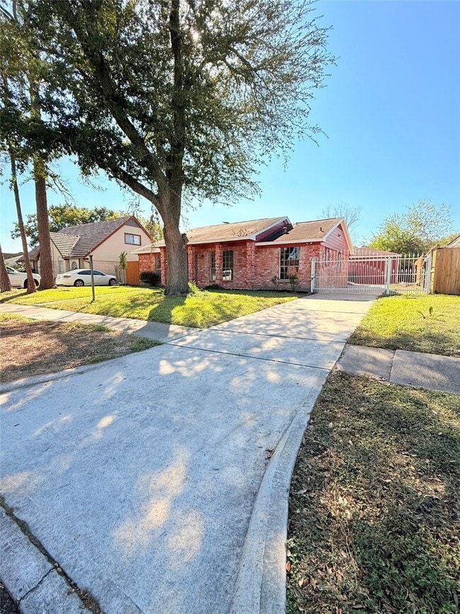 Building Photo - 12335 Huntington Field Dr